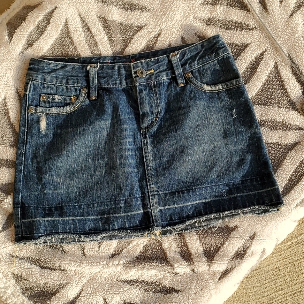 AEO - Picture 2 of 4